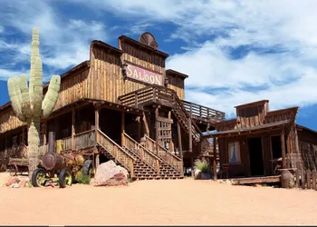 Ковбойский городок в пустыне Старого Дикого Запада с фоном для фотосъемки кактусов и салуна Качественный виниловый фон для фотосъемки